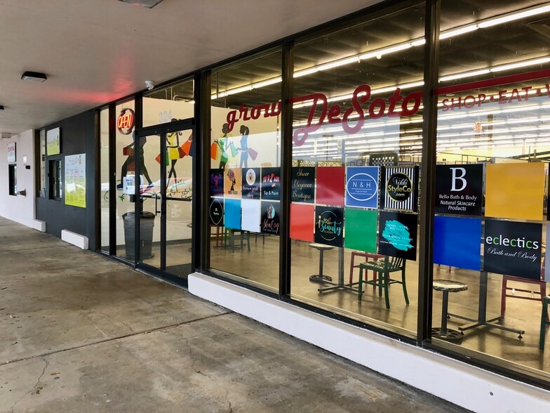 More Photos Of 324 E Belt Line Rd, DeSoto Restaurant For Lease