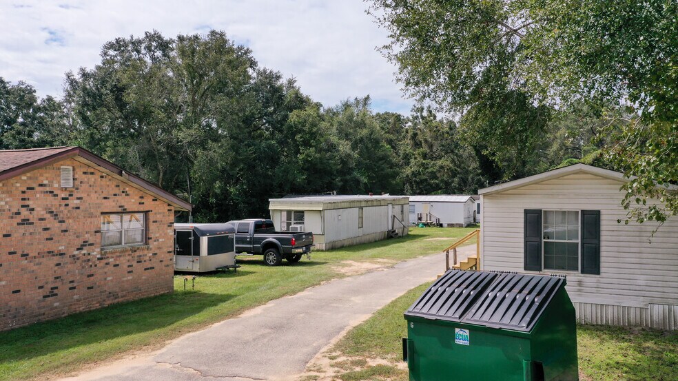 More Photos Of 9771 Guidy Ln, Pensacola Manufactured Housing Mobile Home Park For Sale