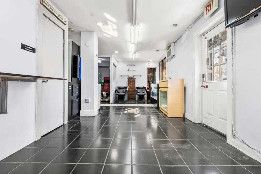 More Photos Of 210 Washington St, Boston Auto Repair For Sale