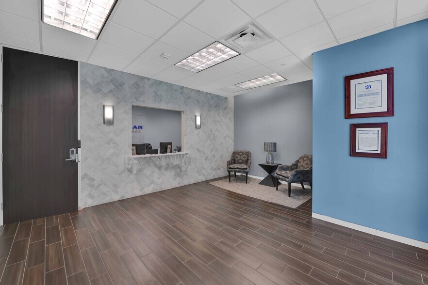 More Photos Of 681 Greens Pky, Houston Office For Lease