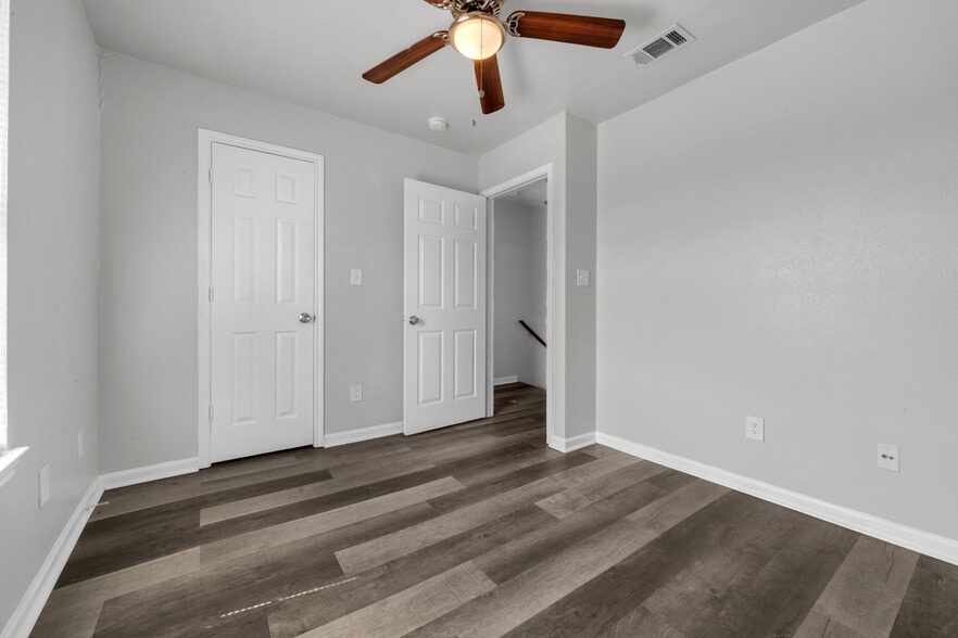 More Photos Of 4936 Flamingo Rd, Fort Worth Apartments For Sale