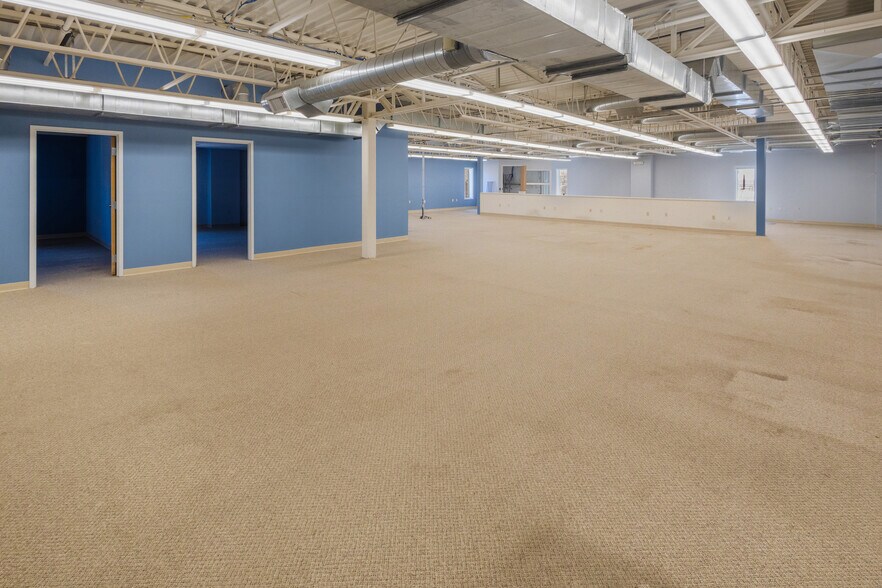 More Photos Of 90.1 Bolt St, Lowell Warehouse For Sale