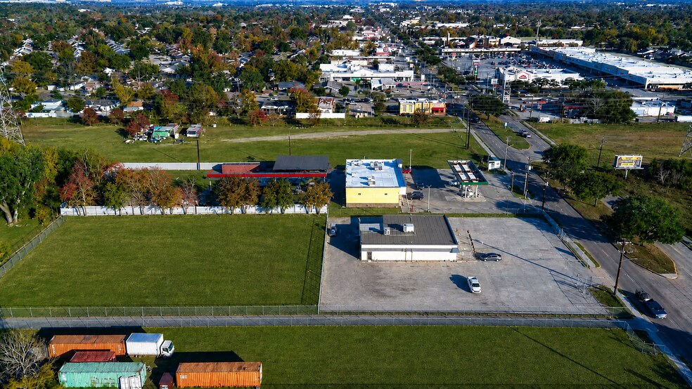 Primary Photo Of 4620 W Fuqua St, Houston Freestanding For Lease