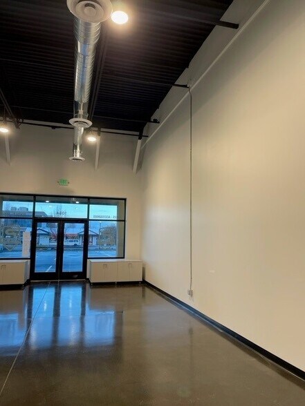 More Photos Of 1084 George Washington Way, Richland General Retail For Lease