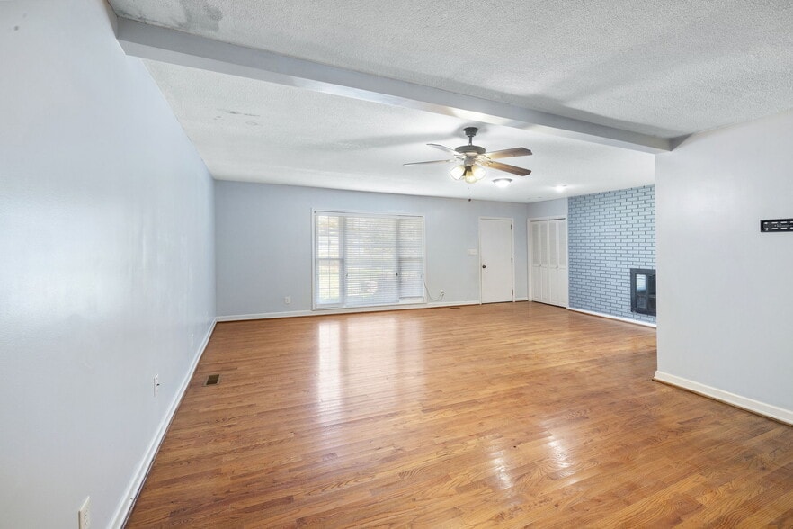 More Photos Of 2721 Wendell Blvd, Wendell Medical For Lease