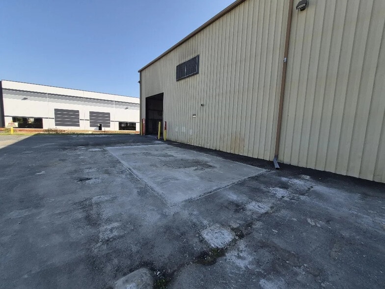 More Photos Of 10700 John Price Rd, Charlotte Warehouse For Sale