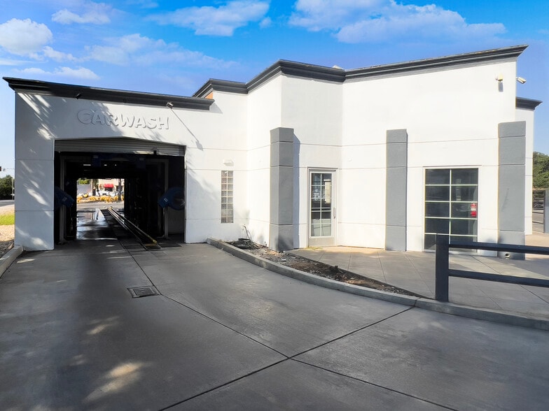 Primary Photo Of 1697 W Lacey Blvd, Hanford Carwash For Sale