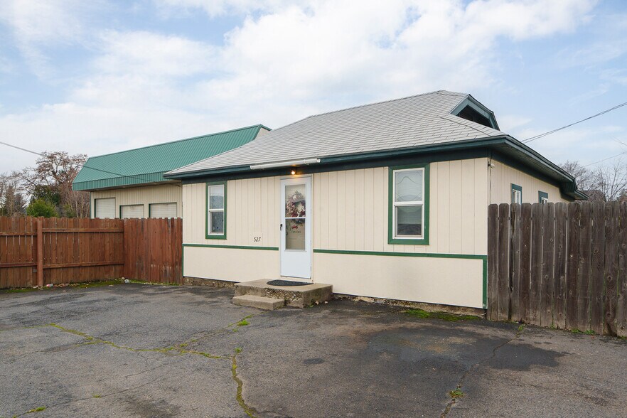 More Photos Of 525 N Barker Rd, Greenacres Auto Repair For Sale