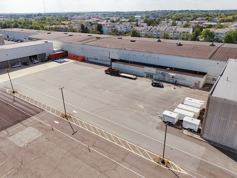 More Photos Of 14 Van Dyke Ave, New Brunswick Warehouse For Lease