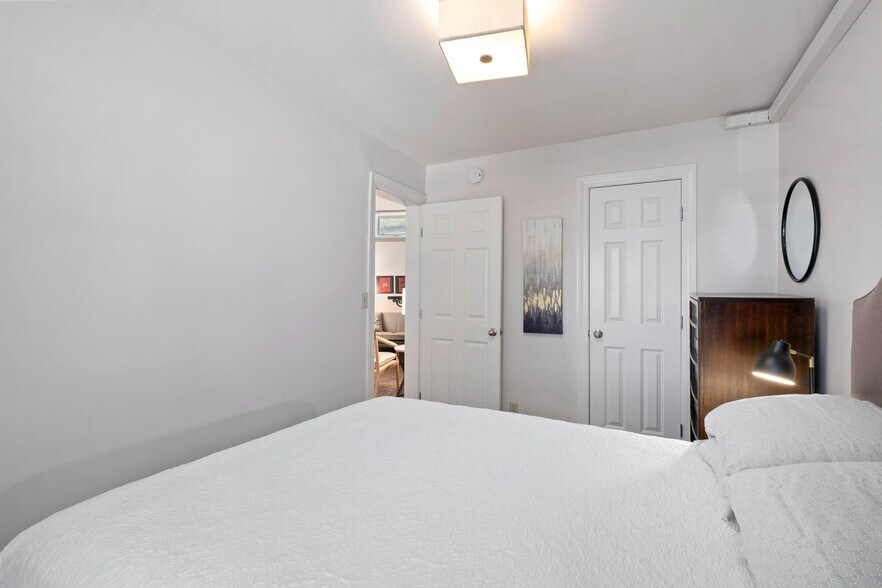 More Photos Of 22 Crescent St, Grand Rapids Apartments For Sale
