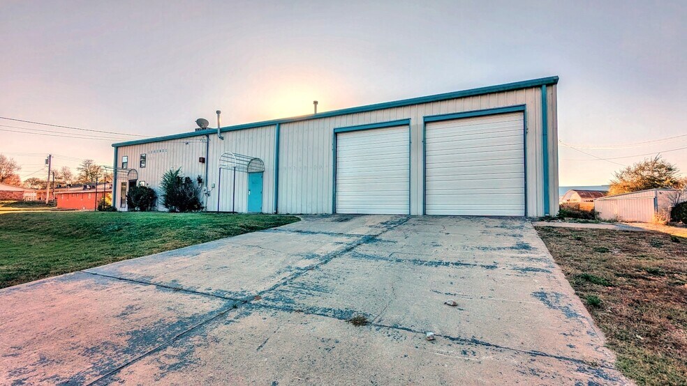 More Photos Of 1598 Park Hill Rd, Tahlequah Warehouse For Sale