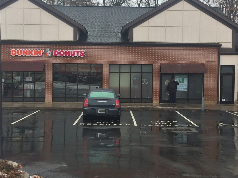 More Photos Of 1037 Boulevard, West Hartford Storefront Retail Office For Lease