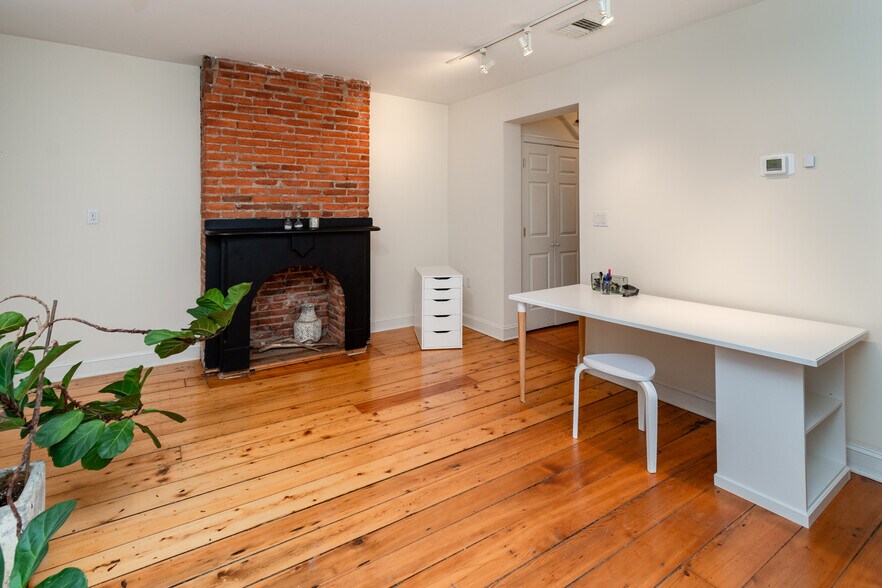 More Photos Of 24 N Main St, Lambertville Office For Sale