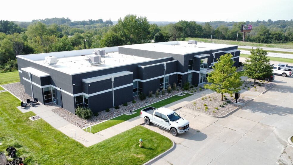 More Photos Of 7481 US Hwy 69, Des Moines Medical For Sale
