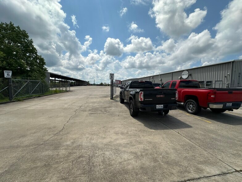 More Photos Of 101 S Bernard Rd, Broussard Industrial For Sale