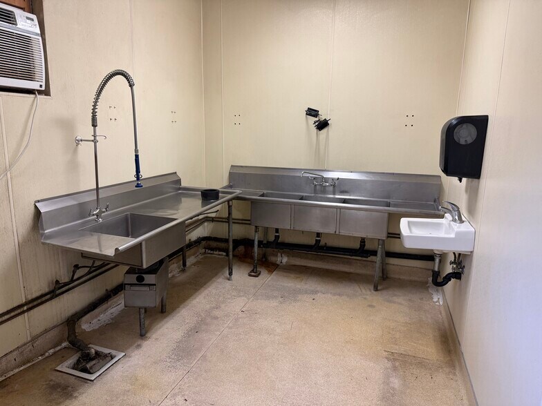 More Photos Of 6026 Grizzly Flat Rd, Somerset General Retail For Sale