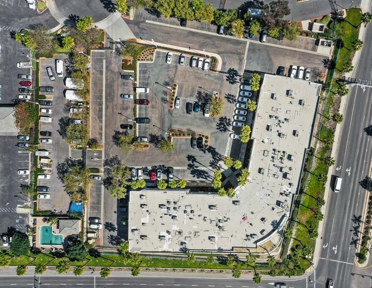 More Photos Of 2297 Niels Bohr Ct, San Diego Office For Sale