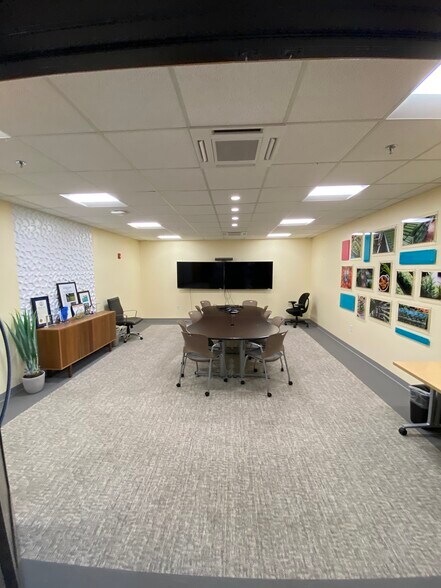 More Photos Of 3156 N Valley Pike, Harrisonburg Office For Lease