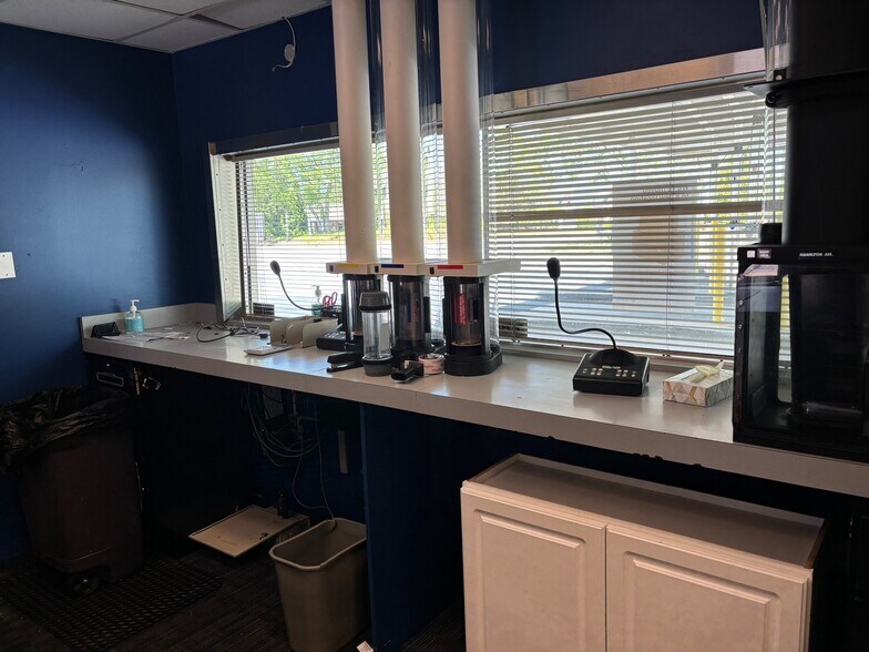 More Photos Of 1433 Opelika Rd, Auburn Bank For Lease