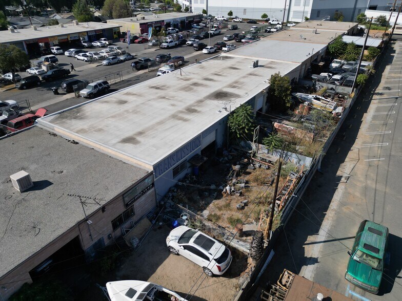 More Photos Of 2317-2339 Cabrera Ave, San Bernardino Service For Sale