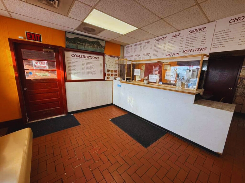 More Photos Of 1061 Hudson Rd, Saint Paul Restaurant For Sale