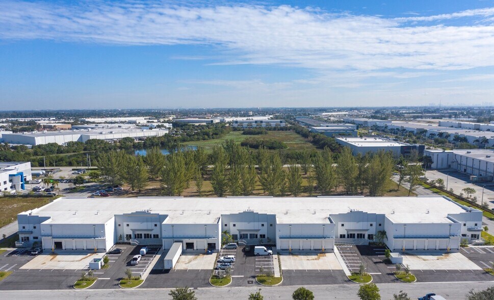 More Photos Of 12301 NW 116th Ave, Medley Distribution For Lease