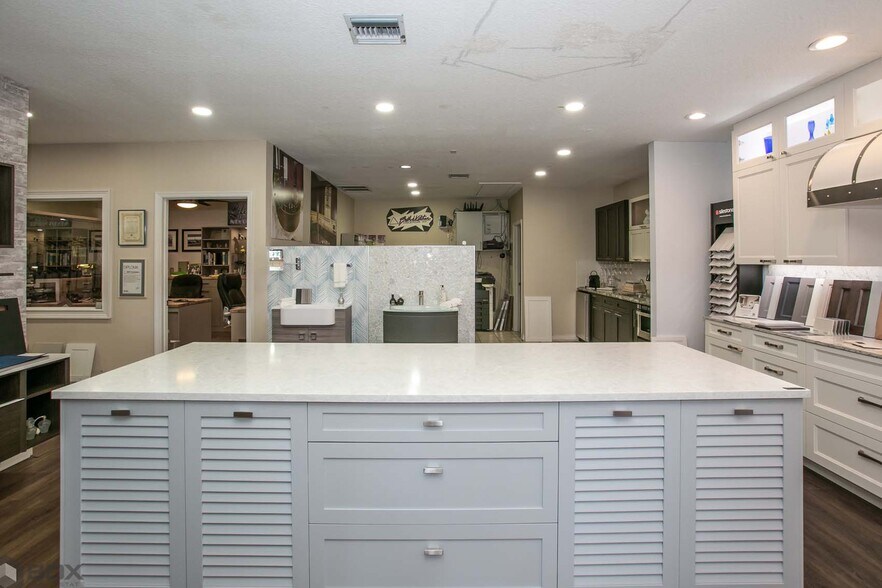 More Photos Of 3850 NW 2nd Ave, Boca Raton Showroom For Sale
