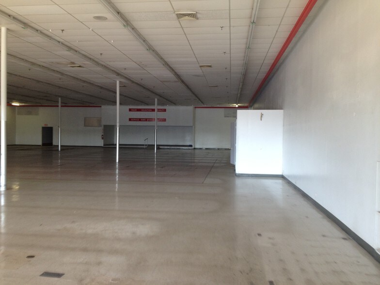 More Photos Of 2609-2695 Murfreesboro Pike, Nashville General Retail For Lease