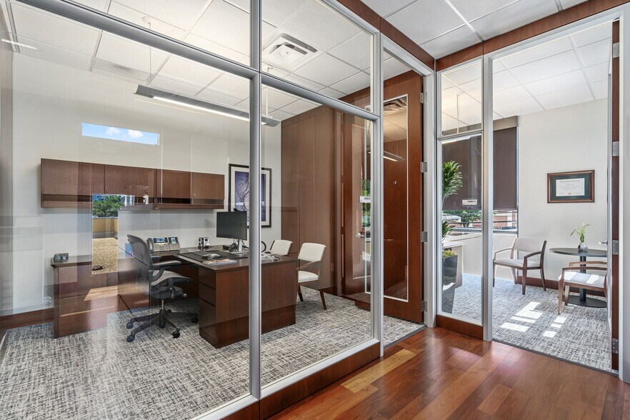 More Photos Of 6150 Sherry Ln, Dallas Office Residential For Sale