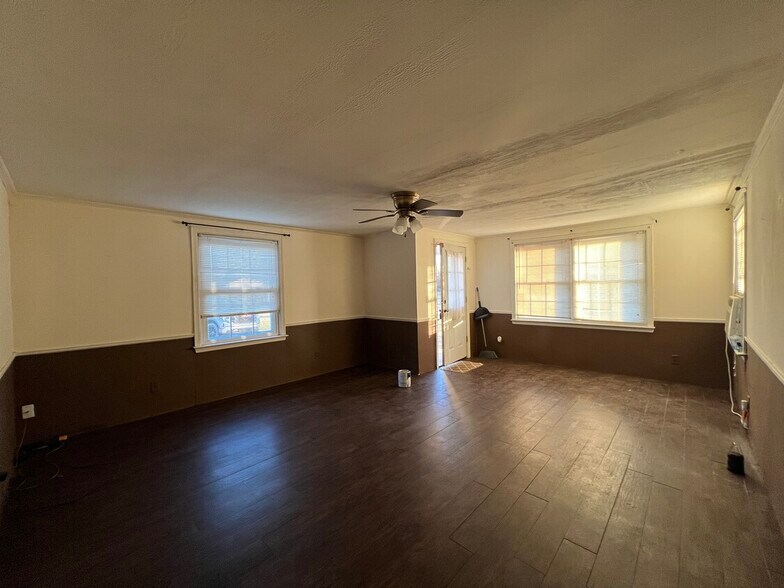 More Photos Of 3103 Wood Haven St, Paragould Office For Sale