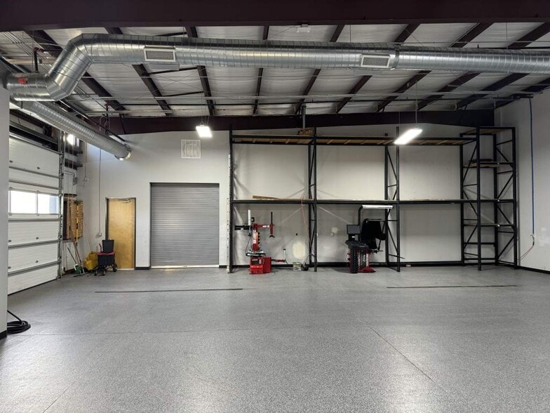 More Photos Of 3000 Airport Dr, Erie Light Manufacturing For Sale