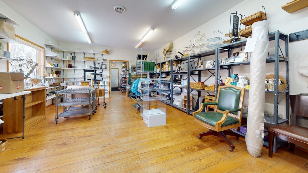 More Photos Of 225 SE 21st St, Grand Rapids Storefront Retail Office For Sale