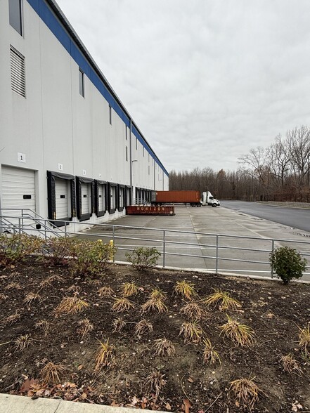 Primary Photo Of 269 Wyckoff Mills Rd, East Windsor Distribution For Lease