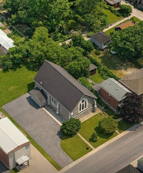 More Photos Of 50 Earl St, Hamilton Daycare Center For Sale