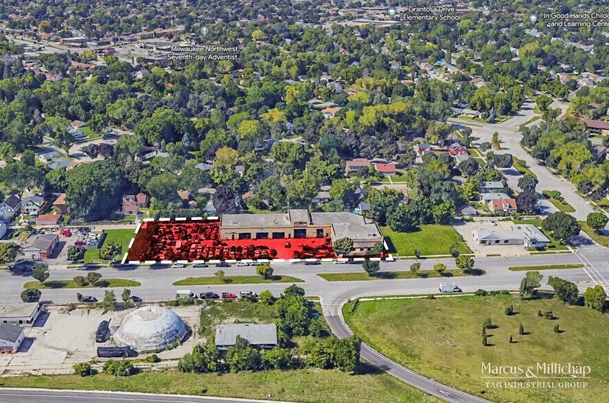 More Photos Of 7325 W Fond du Lac Ave, Milwaukee Service For Sale