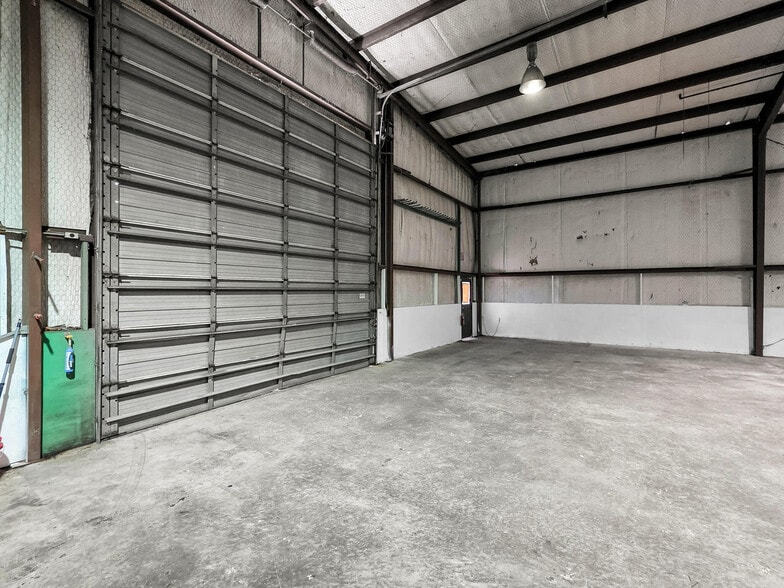 More Photos Of 7387 TX-164 Hwy, Buffalo Warehouse For Lease