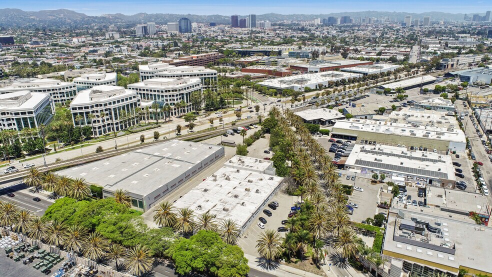More Photos Of 1723 Cloverfield Blvd, Santa Monica Warehouse For Lease