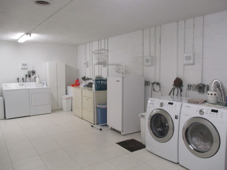 More Photos Of 4044 W Bancroft St, Toledo Apartments For Sale