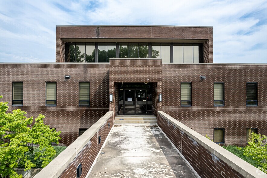 More Photos Of 215 Moody Rd, Enfield Manufacturing For Lease