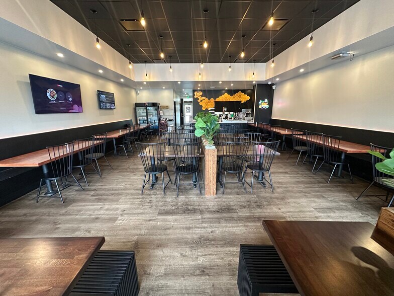 More Photos Of 8895 Towne Centre Dr, San Diego General Retail For Lease