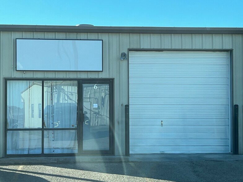 More Photos Of 2000 W San Antonio St, Lockhart Unknown For Lease