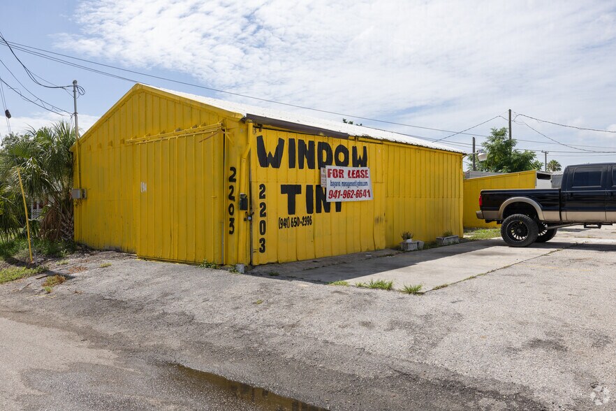 Primary Photo Of 2203 22nd Ave W, Bradenton Industrial For Sale