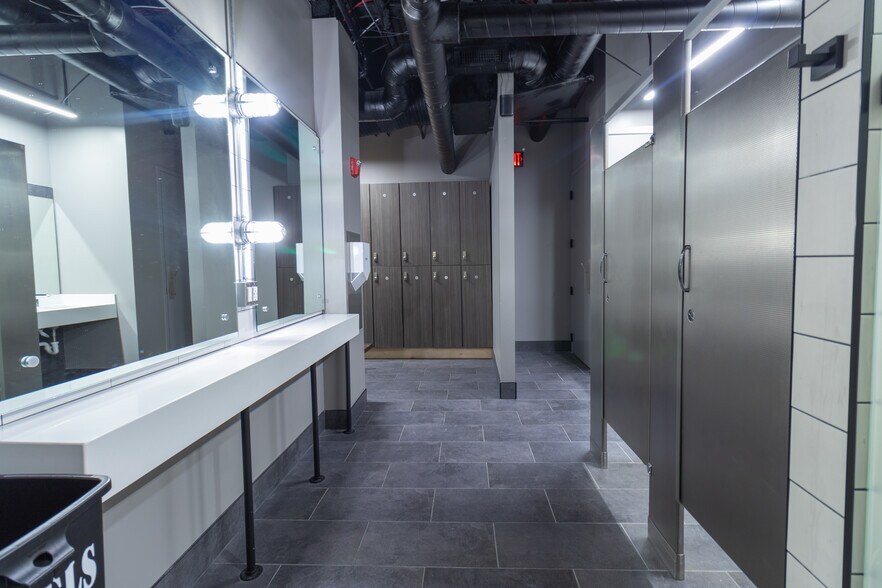 More Photos Of 1717 Dixie Hwy, Ft Wright Office For Lease