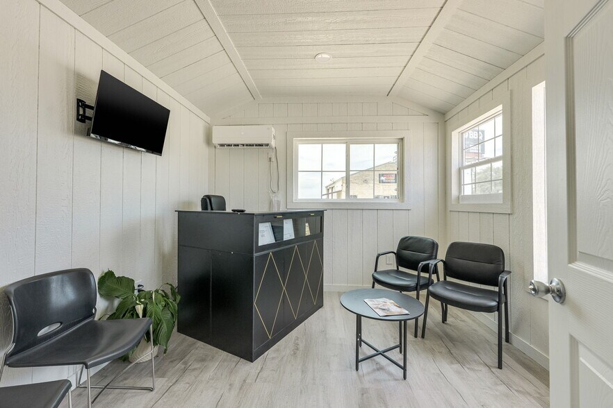More Photos Of 21601 State Highway 71 W, Spicewood Land For Lease