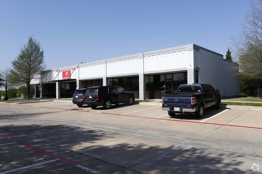 More Photos Of 701 HWY 32, Mesquite Freestanding For Lease