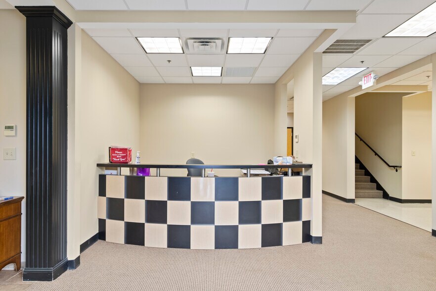 More Photos Of 1690 Roberts Blvd, Kennesaw Warehouse For Sale