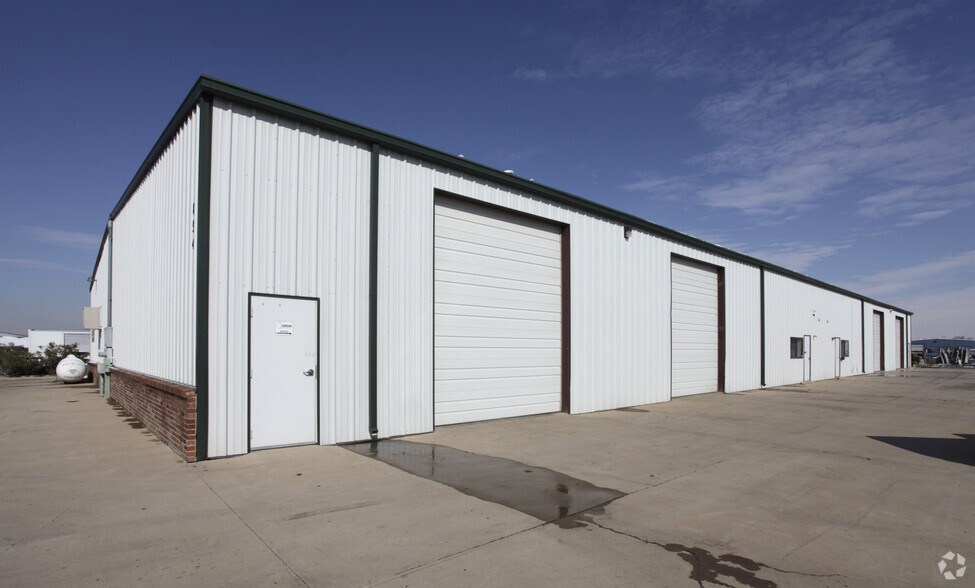 Primary Photo Of 854 Baseline Pl, Brighton Warehouse For Lease