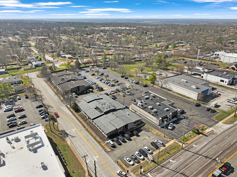 More Photos Of 10000 Watson Rd, Crestwood Medical For Lease