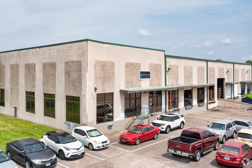 More Photos Of 4411 Darien St, Houston Warehouse For Lease