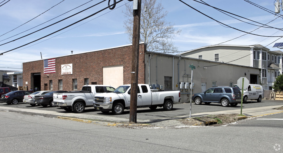 Primary Photo Of 270 Monroe Ave, Kenilworth Warehouse For Lease